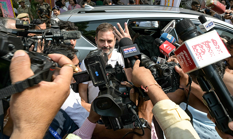 Key opposition leader Rahul Gandhi votes as India election resumes