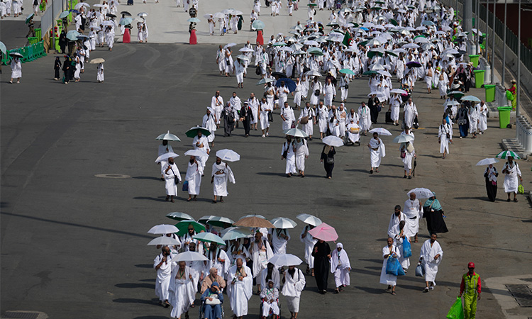 Hajj pilgrims arrive in Mina to spend Day of Tarwiyah