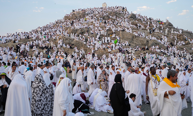 Pilgrims converge at Mount Arafat as Hajj reaches its peak, heat plays havoc