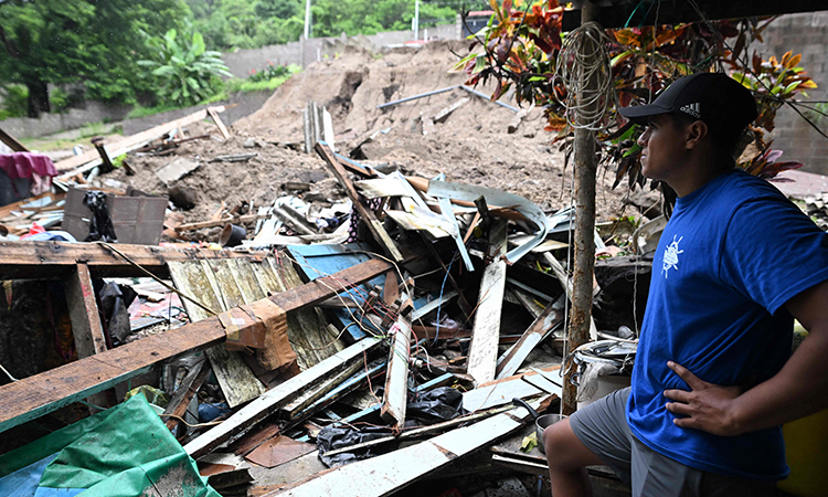 Torrential rain claims 30 lives in Central America