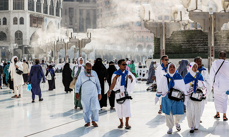 Saudi warns of above-average heat during this year's Hajj