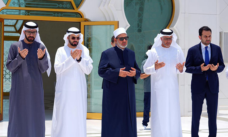 Chairman of Muslim Council of Elders visits Late Sheikh Zayed’s Tomb