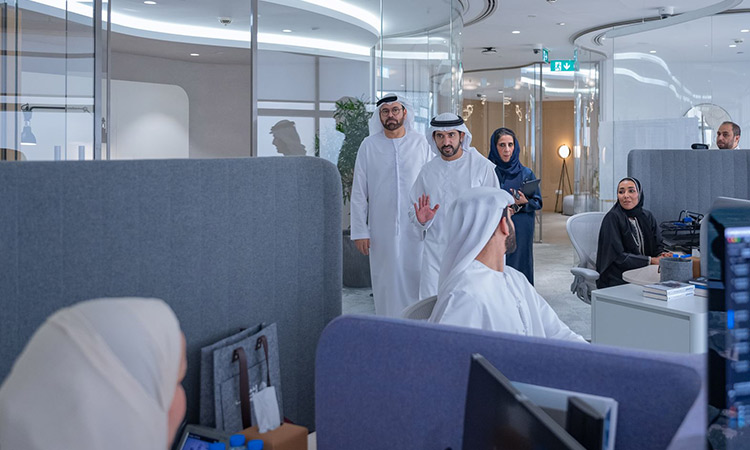 Hamdan visits Ministry of Cabinet Affairs, applauds UAE’s globally unique government system