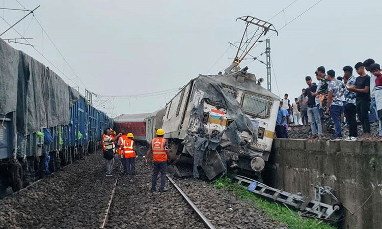 Two killed, 20 injured in India train derailment