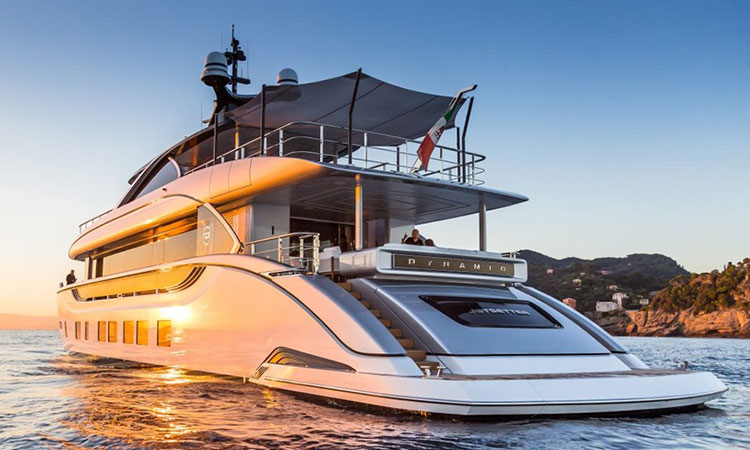 Planning a yacht party? Here are some details you need to know before booking a package in Dubai