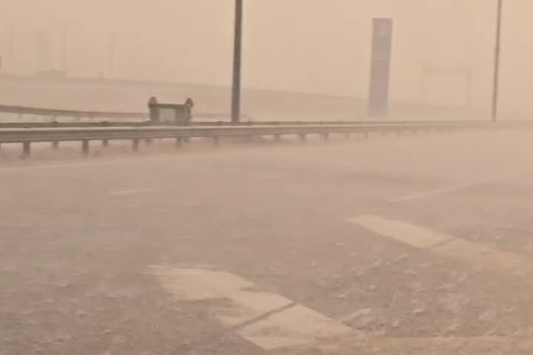 VIDEO: Abu Dhabi issues weather alert as Al Ain witnesses heavy rain and hailstorm