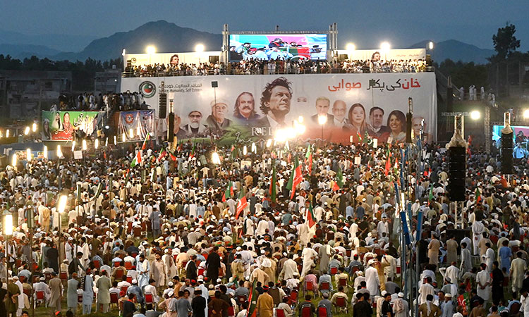 Thousands of supporters of Pakistan's imprisoned ex-Prime Minister Khan rally to demand his release