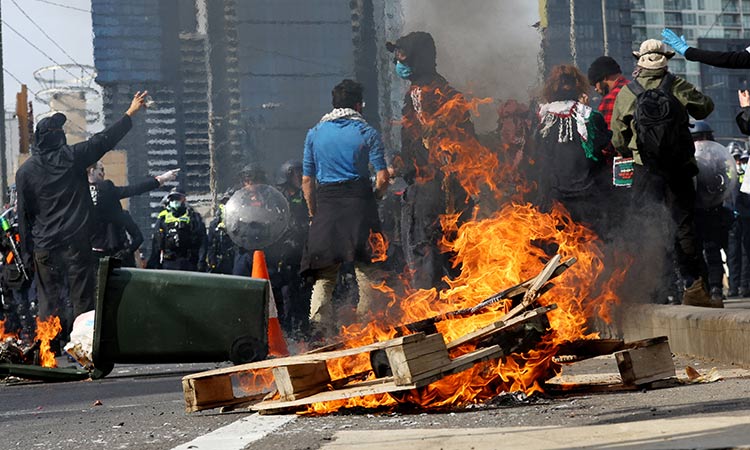 Dozens arrested as Melbourne anti-war protests turn violent 