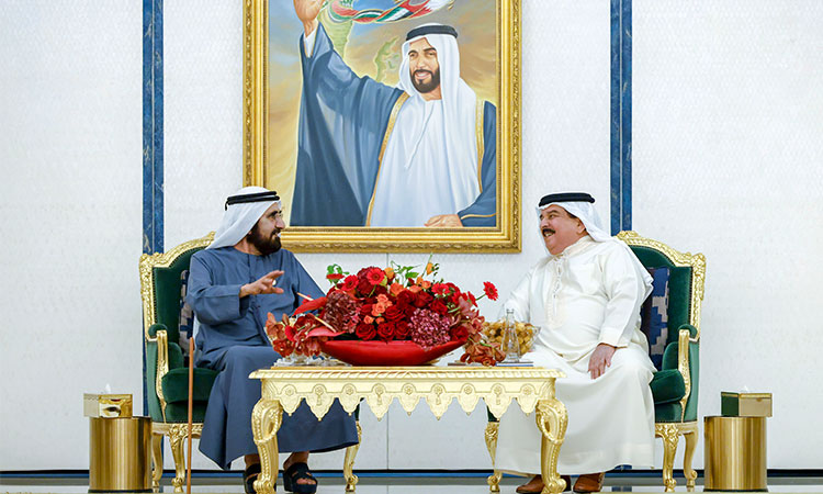 Mohammed Bin Rashid meets King Hamad of Bahrain at his residence in Abu Dhabi