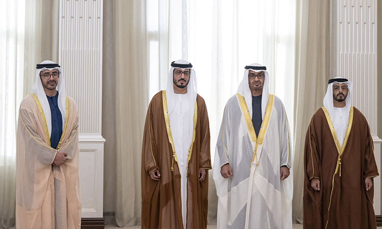 Sheikh Mohamed swears in UAE envoys to Canada and Portugal