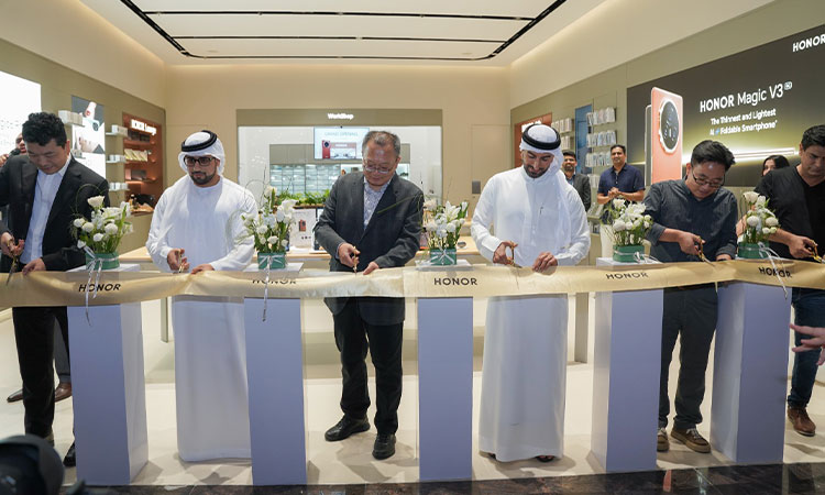 HONOR expands GCC presence with new flagship experience store in Dubai