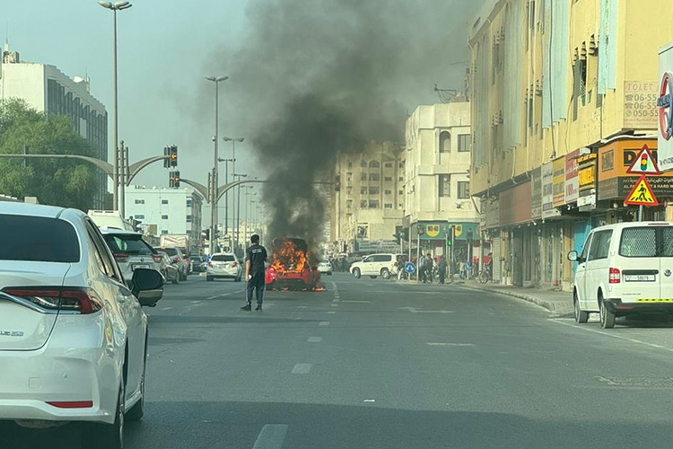 Sharjah Civil Defence team douses a car fire in 2 minutes