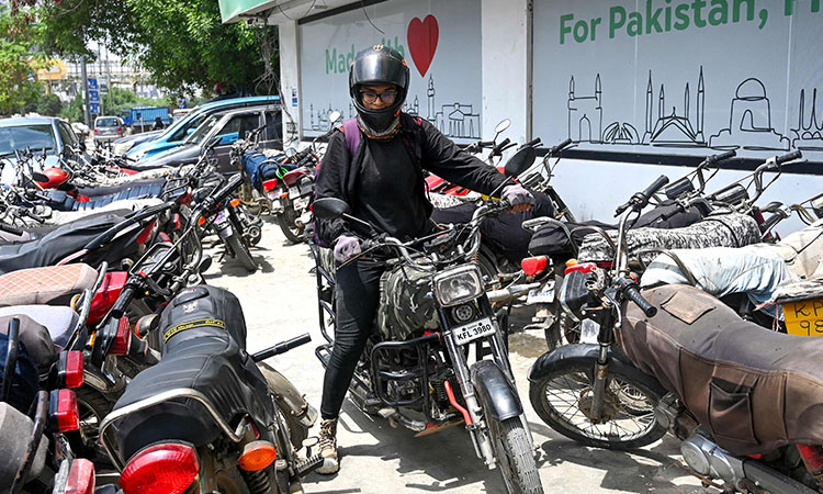 Financial pressure forcing women to become breadwinners in Pakistan