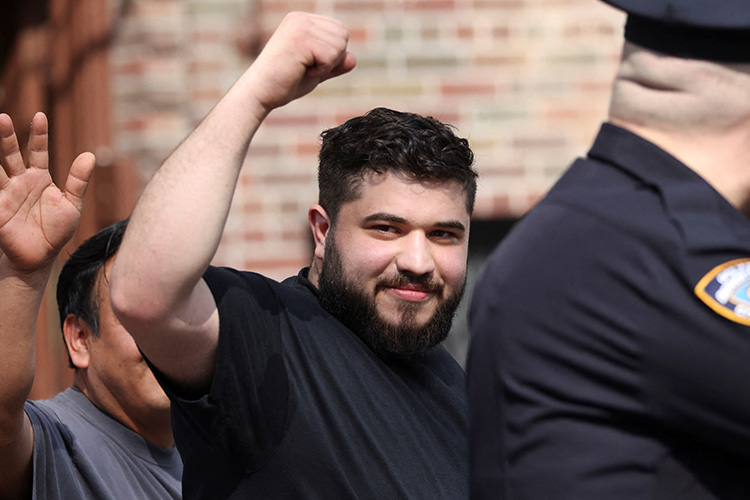 VIDEO: Syrian man captures hearts in NYC as he tells how he helped catch Brooklyn subway shooter