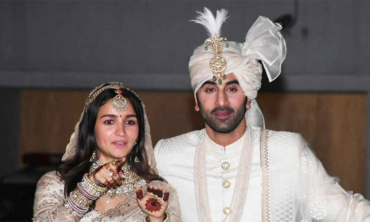 Bollywood star Ranbir Kapoor pledges Rs 12 lakh to bridesmaids after wedding