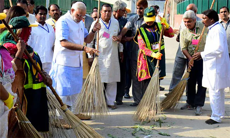 Voluntary cleanliness tribute drive across India