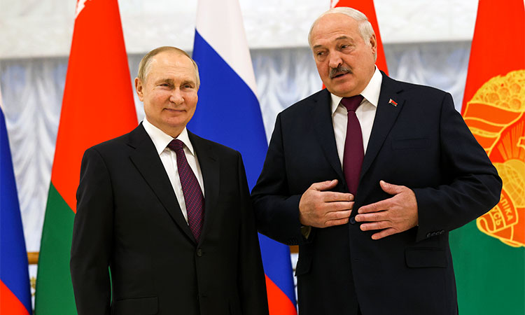 Why does Russia want nuclear weapons in Belarus?