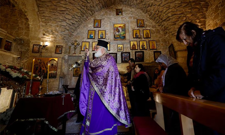 Israel imposes curbs on Palestinian Christians