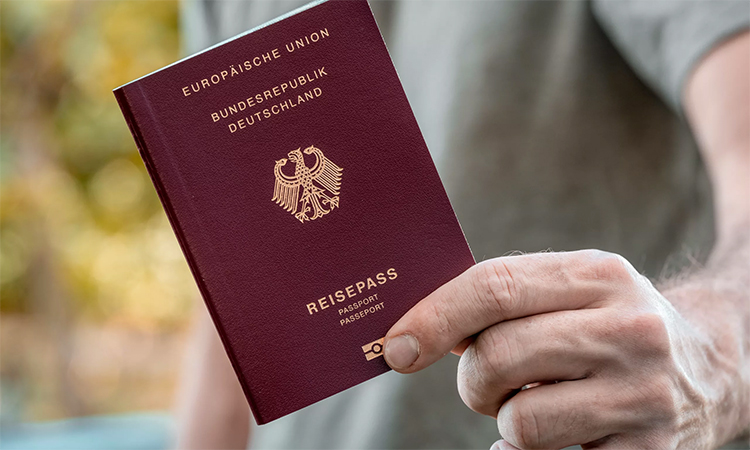 Germany eases citizenship laws