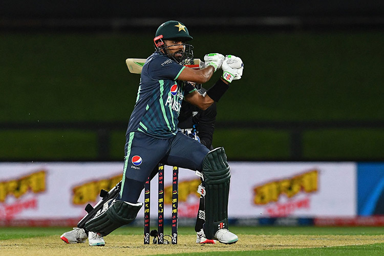 Skipper Azam steers Pakistan to T20 tri-series win over New Zealand