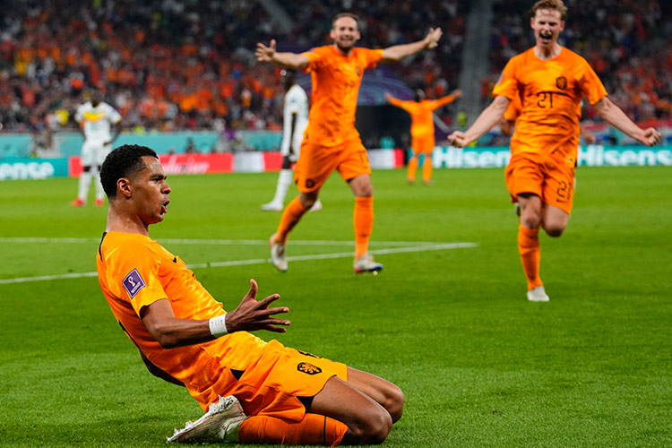 Netherlands beat Senegal 2-0 to make winning World Cup start