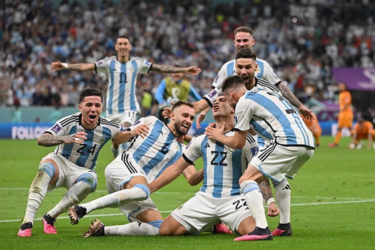 Argentina beat Netherlands on penalties to reach World Cup semis