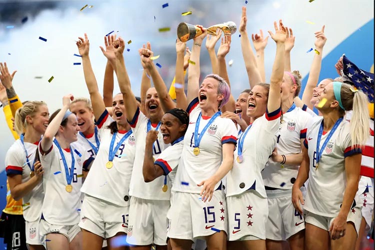 'Historic' equal pay deal for US men and women soccer teams 