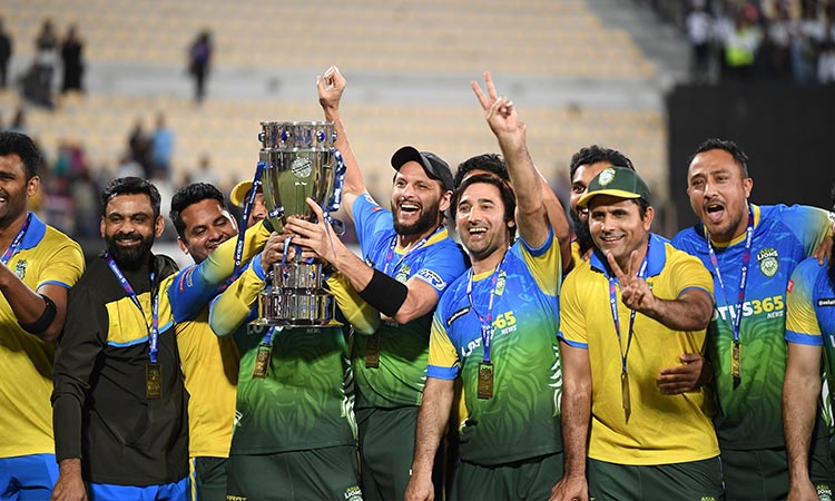 Asia Lions beat World Giants to emerge as  Legends League Cricket Masters champions