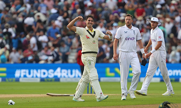 Australia beat England by two wickets to win 1st Test