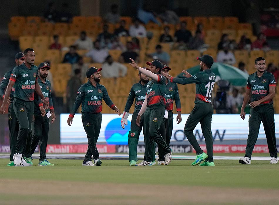 Bangladesh thump Afghanistan to keep Asia Cup hopes alive