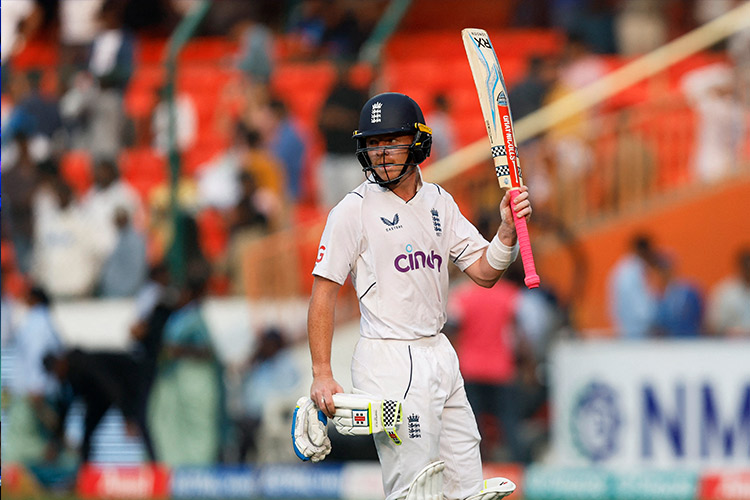 Pope's stunning unbeaten 148 pulls England out of trouble, gives them 126-run lead over India